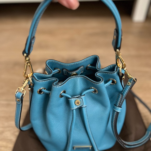 Jill Scott Leather Bucket Bag with crossbody strap - Picture 6 of 6